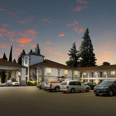Surestay Hotel By Best Western Ukiah Exterior photo