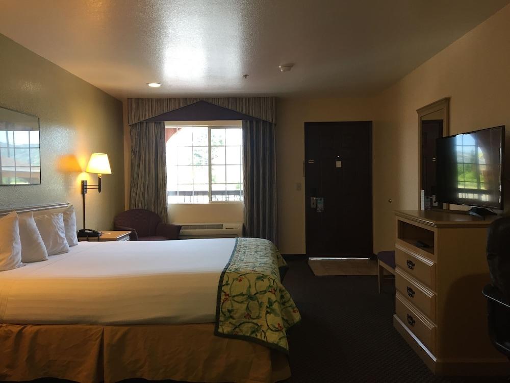 Surestay Hotel By Best Western Ukiah Exterior photo
