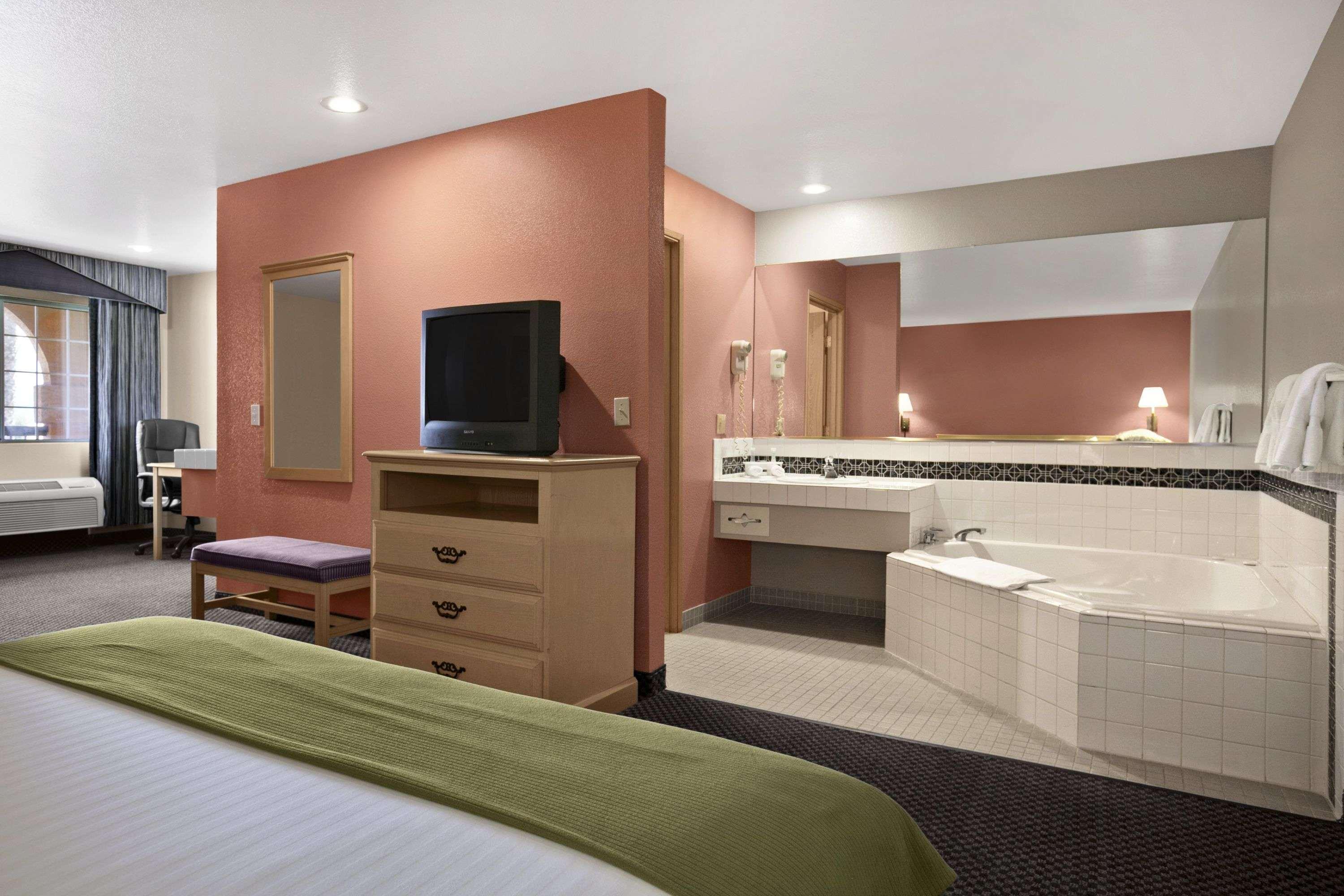 Surestay Hotel By Best Western Ukiah Exterior photo